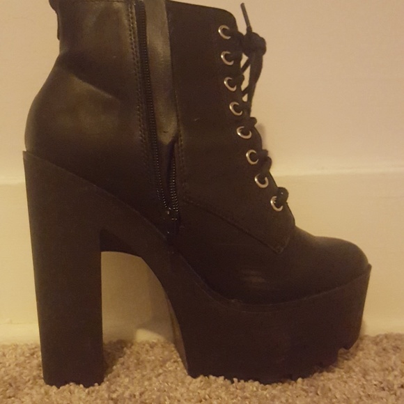 Heele booties - Picture 3 of 3